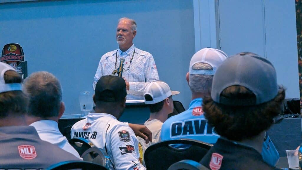 Boyd Duckett presents the 2025 REDCREST trophy